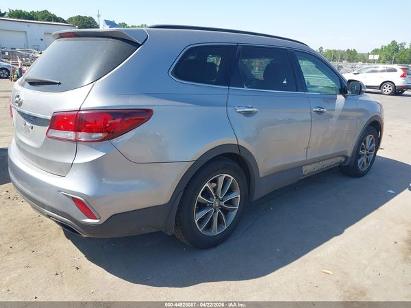 2018 HYUNDAI SANTA FE SE