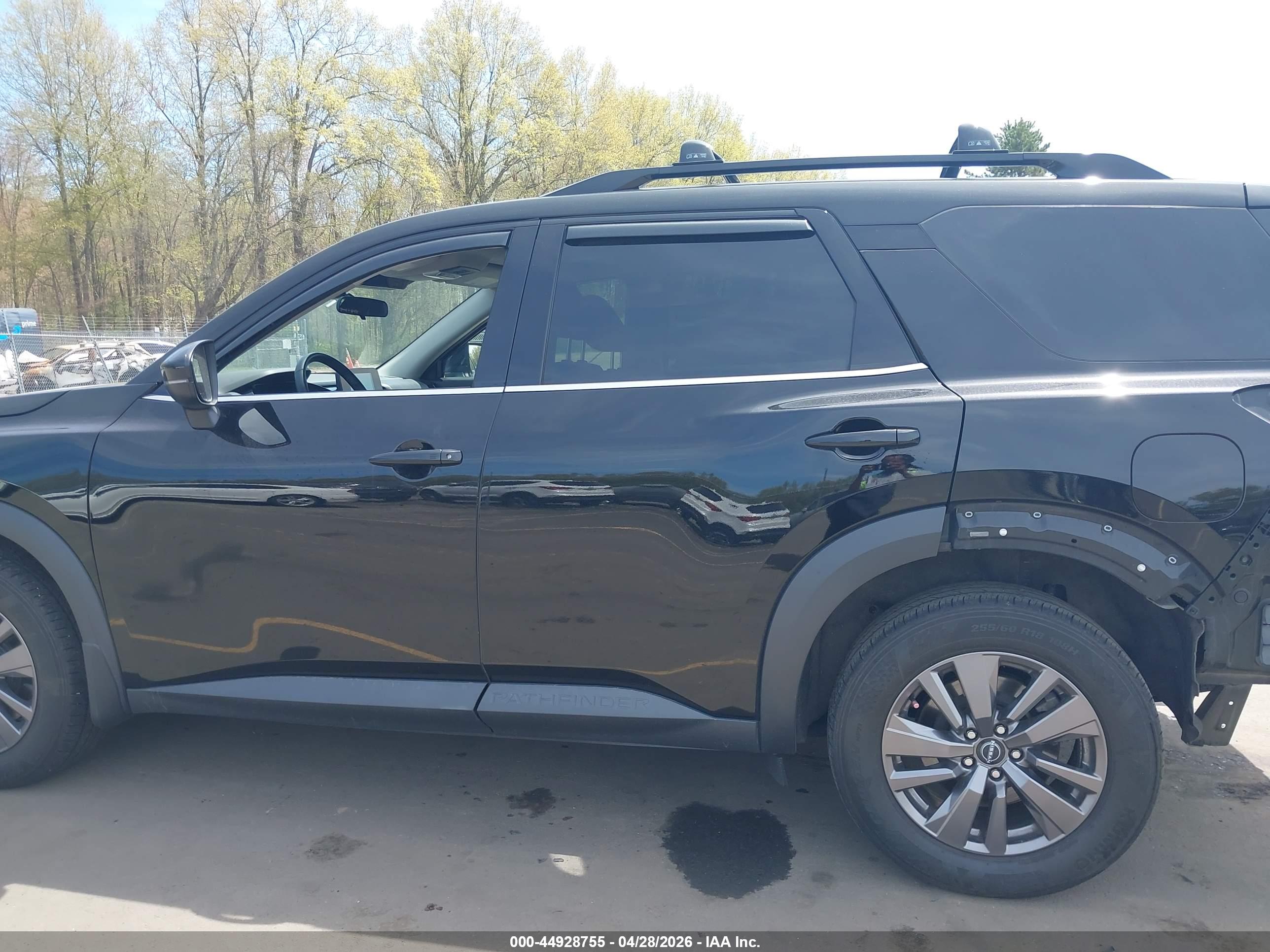 2023 NISSAN PATHFINDER SV 4WD