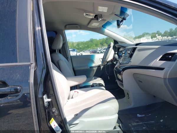 2014 TOYOTA SIENNA LE V6 8 PASSENGER