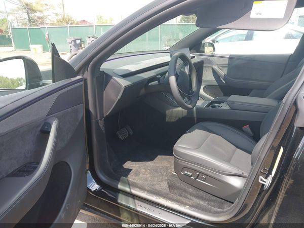 2026 TESLA MODEL Y