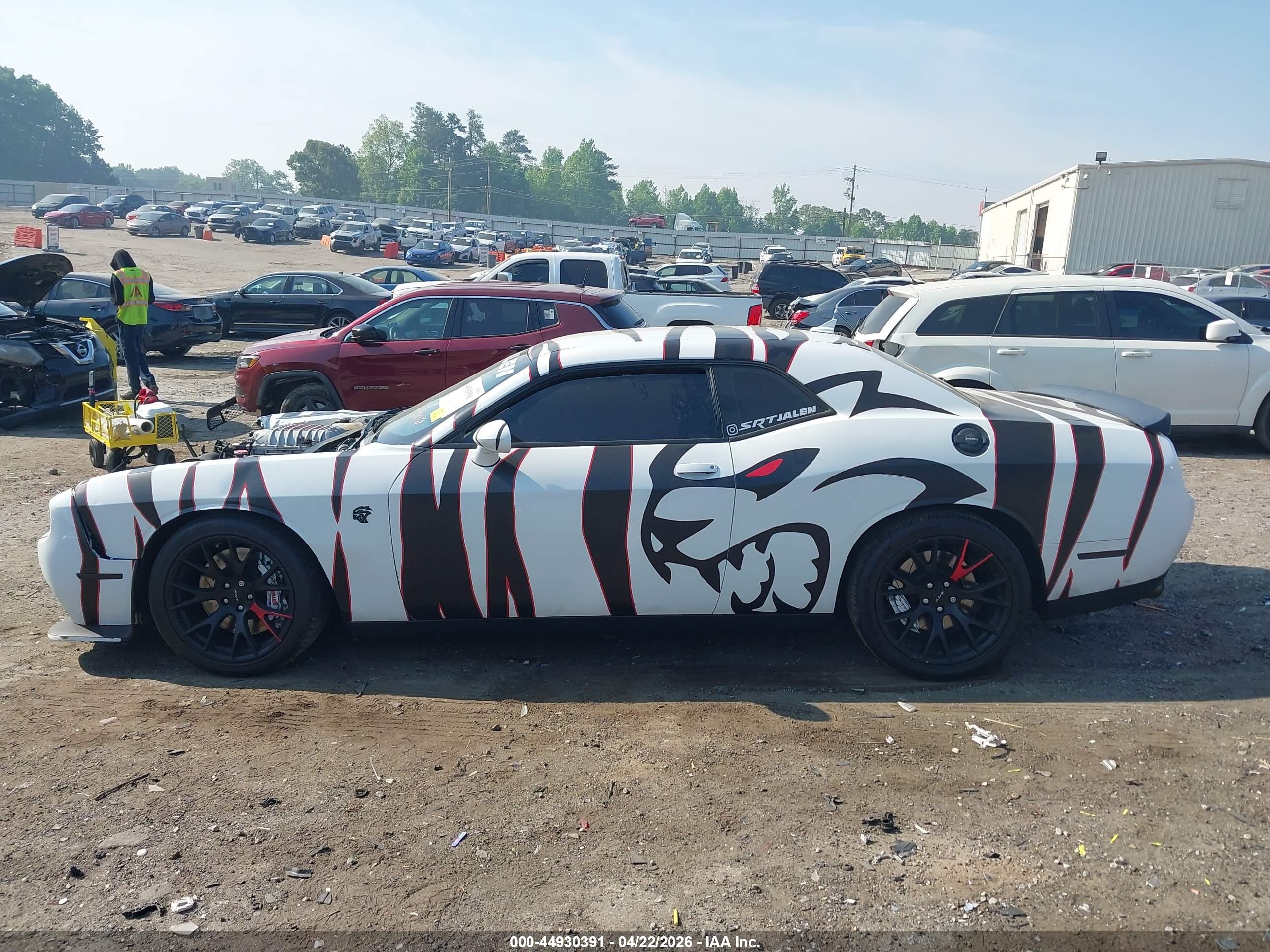 2016 DODGE CHALLENGER SRT HELLCAT