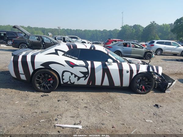 2016 DODGE CHALLENGER SRT HELLCAT
