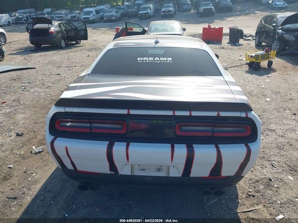 2016 DODGE CHALLENGER SRT HELLCAT