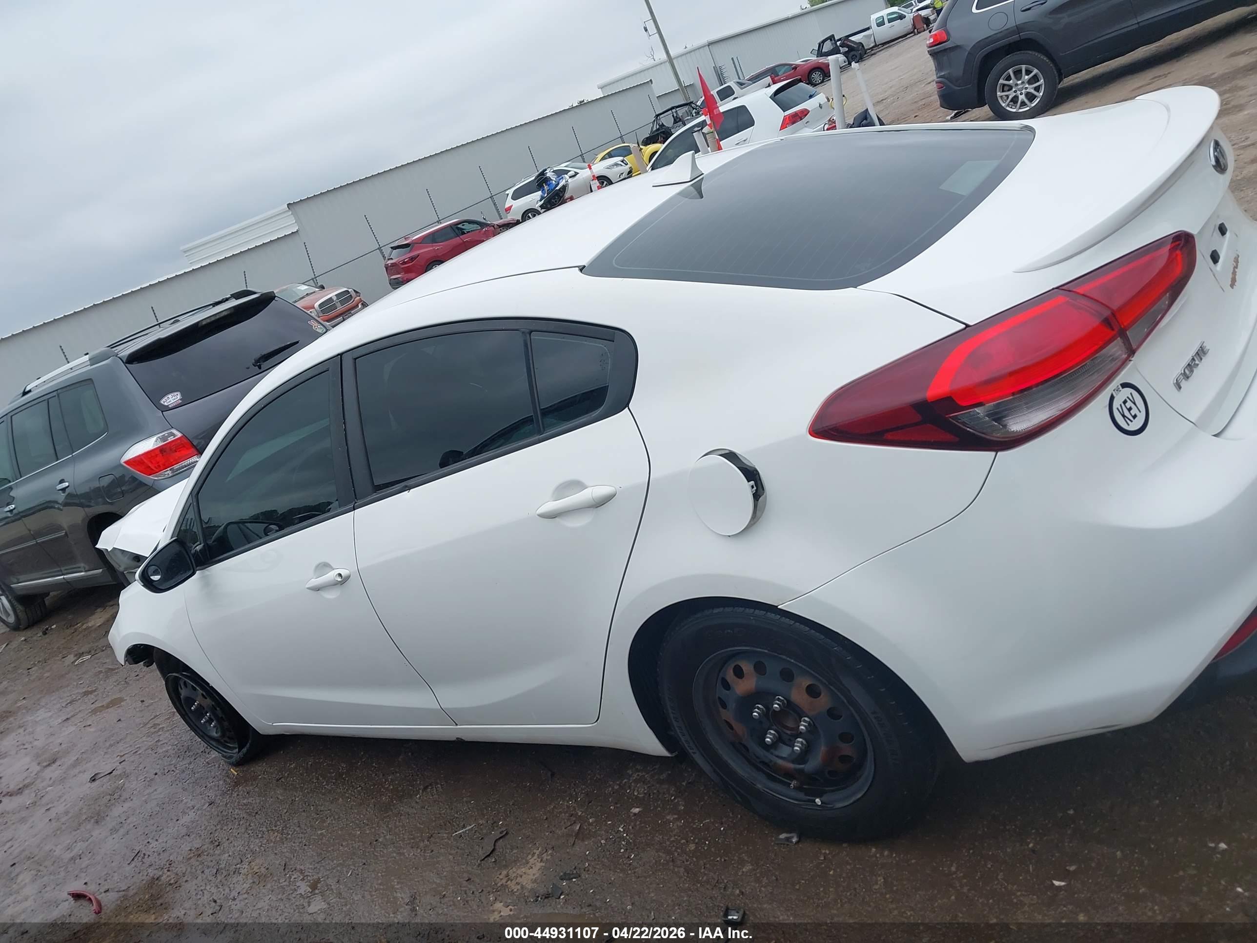 2017 KIA FORTE LX