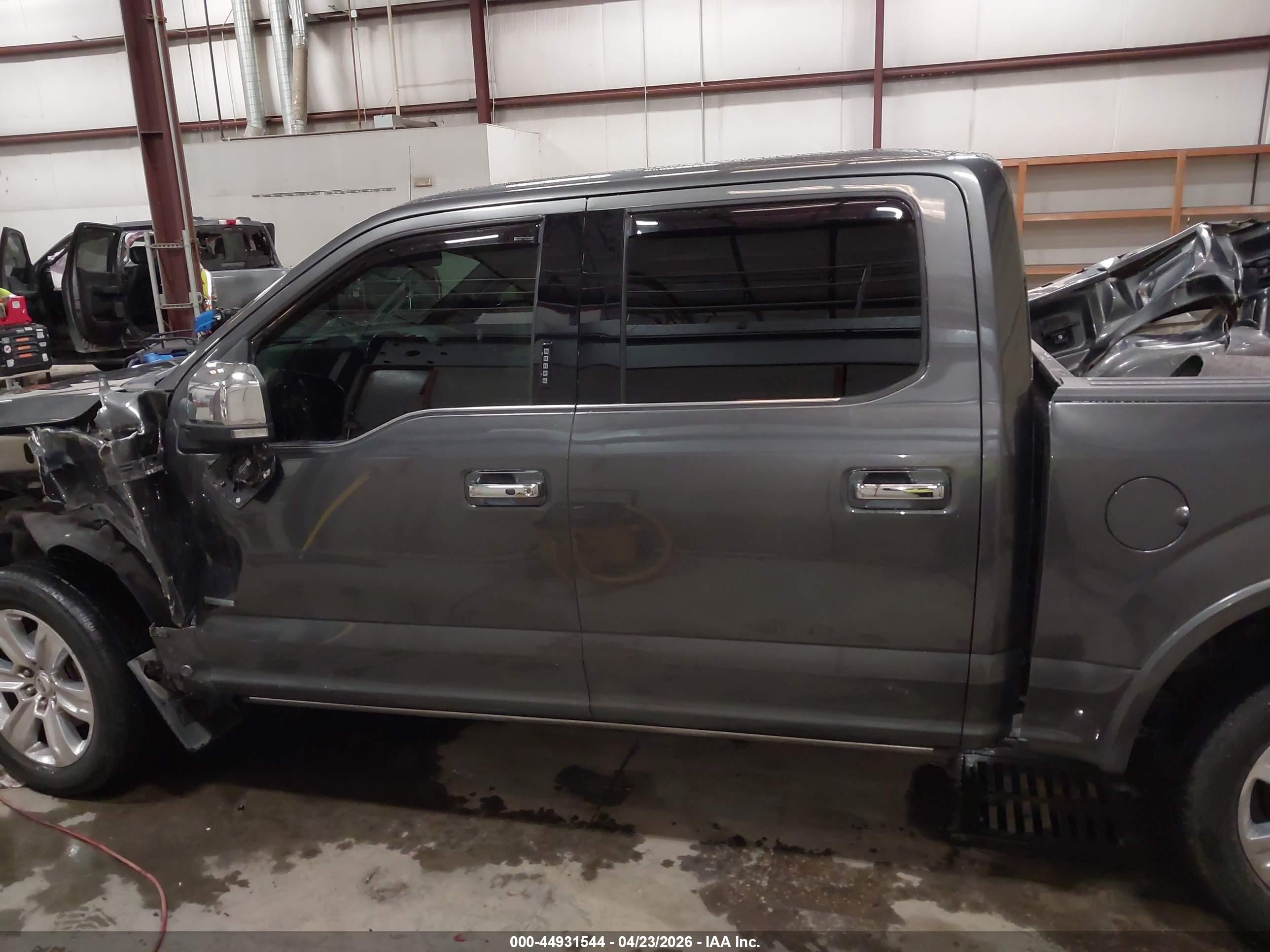 2017 FORD F-150 PLATINUM