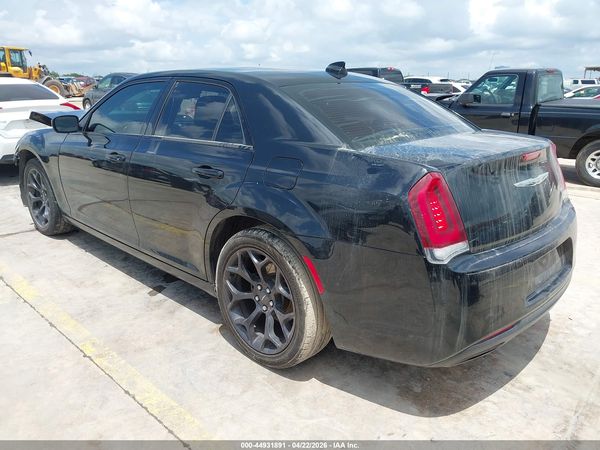 2019 CHRYSLER 300 TOURING — I3