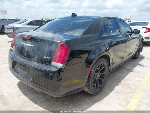 2019 CHRYSLER 300 TOURING — I4