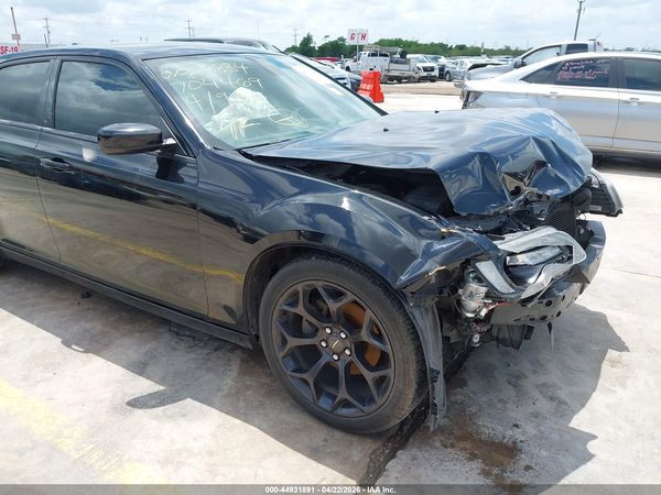2019 CHRYSLER 300 TOURING — I6