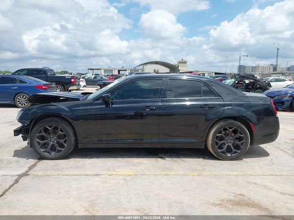2019 CHRYSLER 300 TOURING — I117