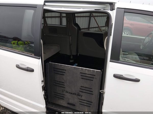 2019 DODGE GRAND CARAVAN SE — I8