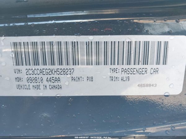 2019 CHRYSLER 300 LIMITED — I9