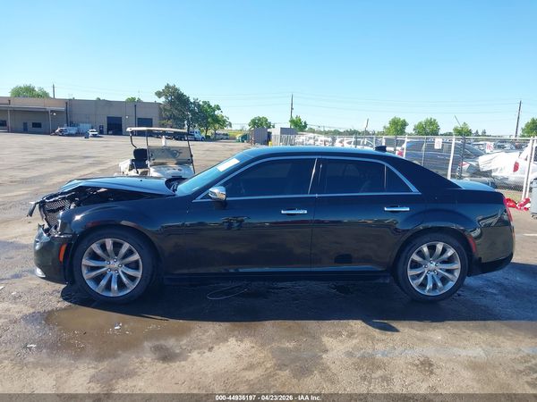 2019 CHRYSLER 300 LIMITED — I117