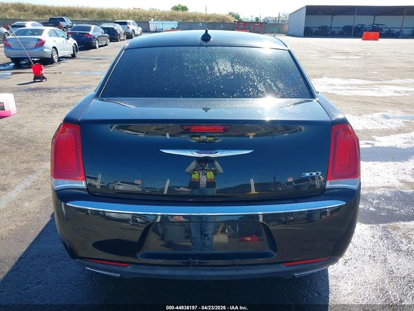2019 CHRYSLER 300 LIMITED — I119
