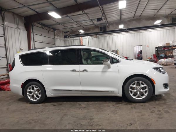 2020 CHRYSLER PACIFICA LIMITED — I116
