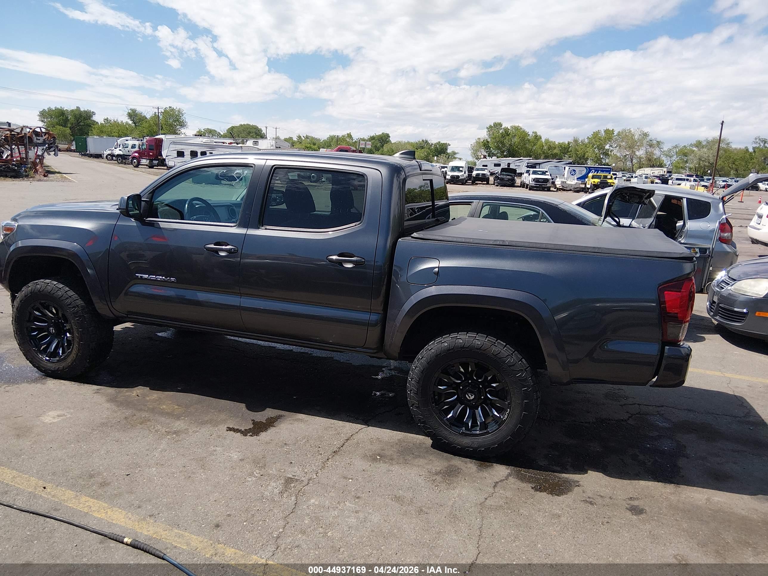 2020 TOYOTA TACOMA SR5 V6
