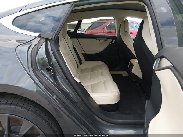 2019 TESLA MODEL S — I8