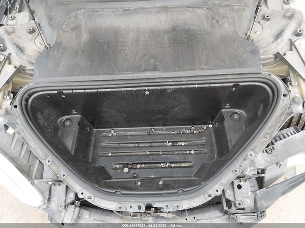 2019 TESLA MODEL S — I10