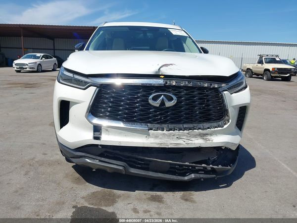 2022 INFINITI QX60 LUXE