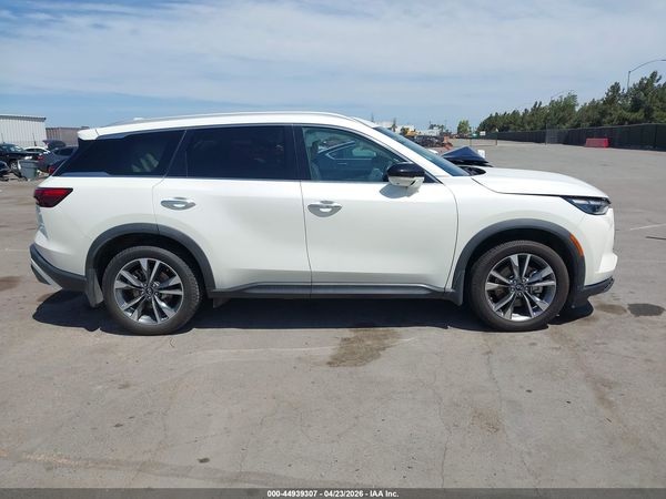 2022 INFINITI QX60 LUXE