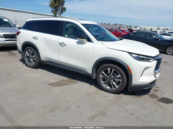 2022 INFINITI QX60 LUXE