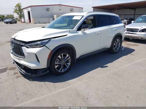 2022 INFINITI QX60 LUXE