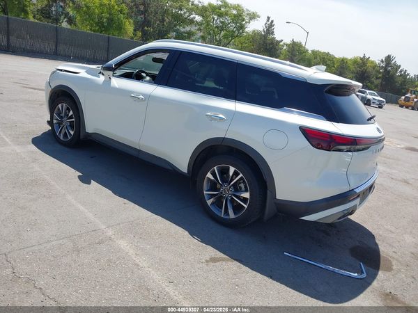 2022 INFINITI QX60 LUXE