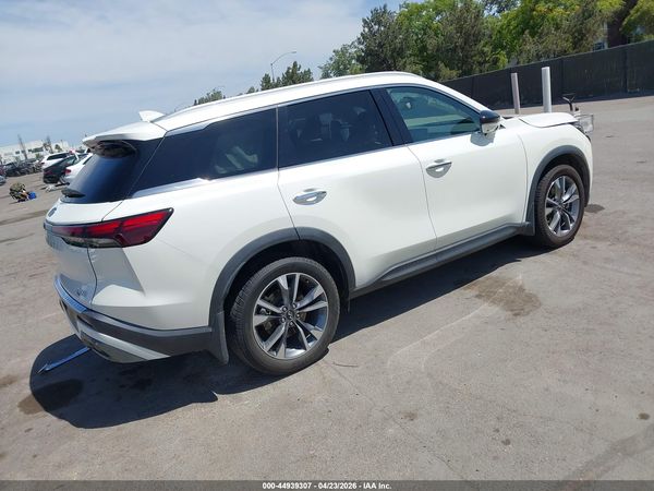 2022 INFINITI QX60 LUXE
