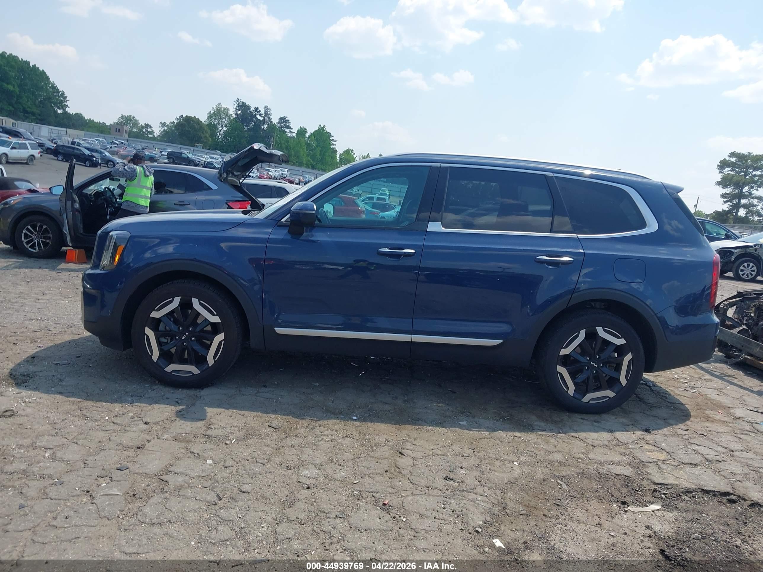 2023 KIA TELLURIDE S