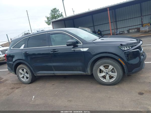 2022 KIA SORENTO LX
