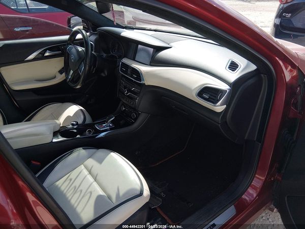2018 INFINITI QX30 PREMIUM