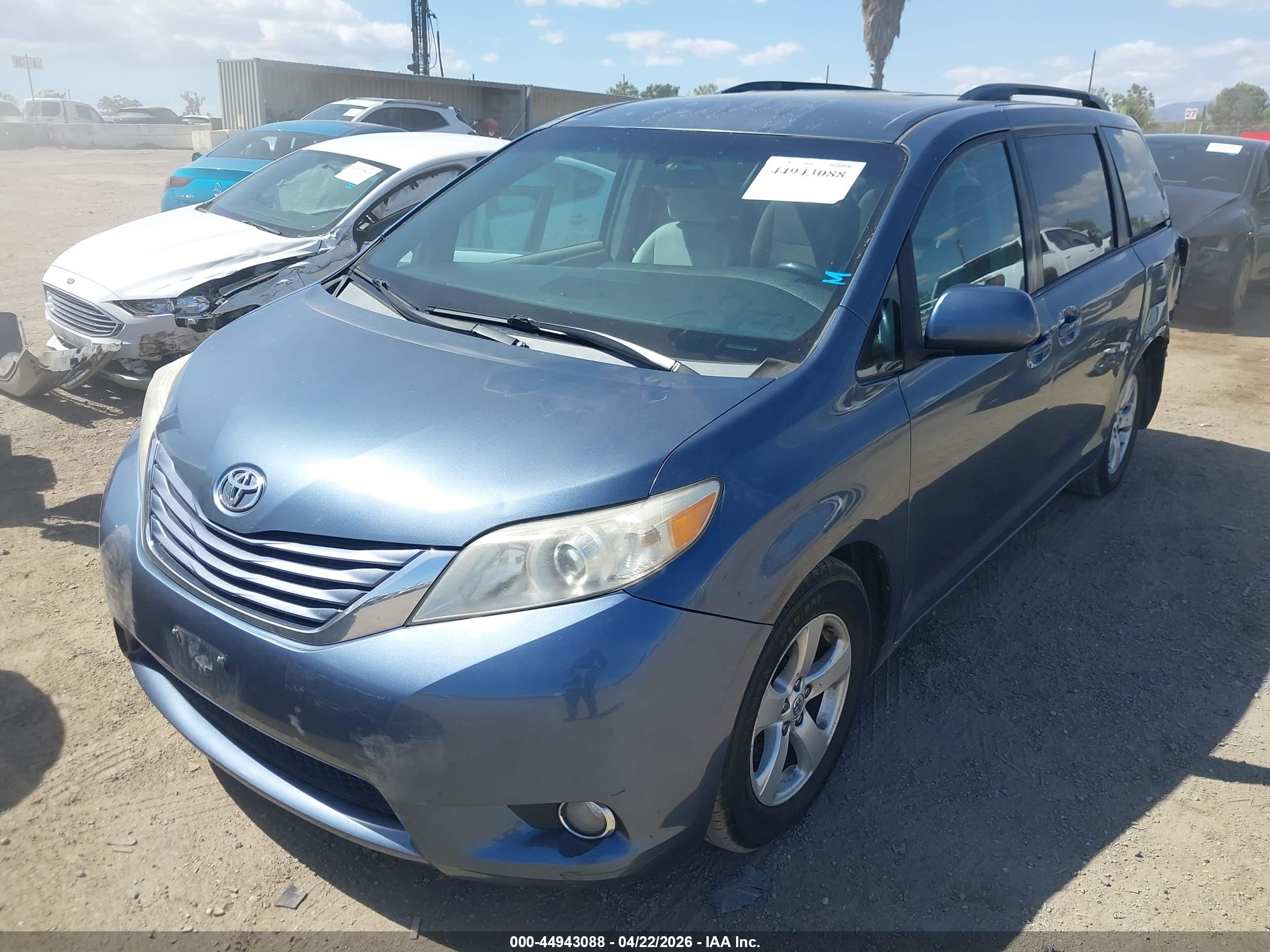 2015 TOYOTA SIENNA LE 8 PASSENGER — I2