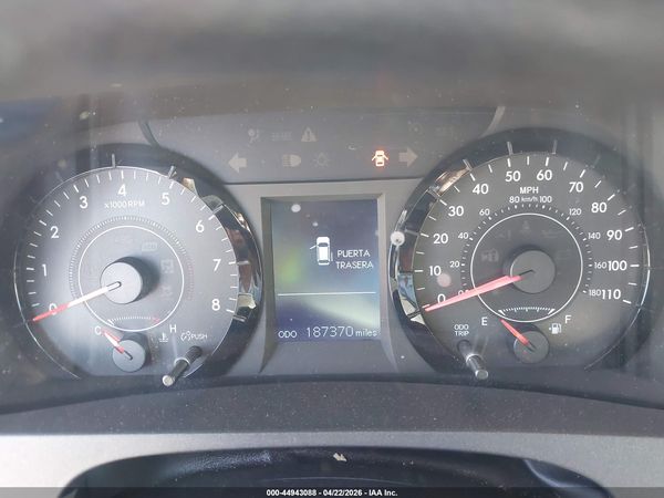 2015 TOYOTA SIENNA LE 8 PASSENGER — I7