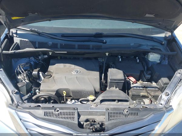2015 TOYOTA SIENNA LE 8 PASSENGER — I10