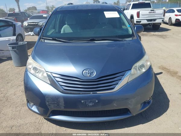 2015 TOYOTA SIENNA LE 8 PASSENGER — I115