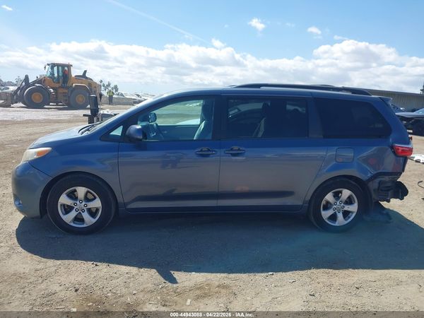 2015 TOYOTA SIENNA LE 8 PASSENGER — I117