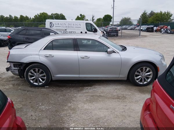 2021 CHRYSLER 300 TOURING AWD — I116