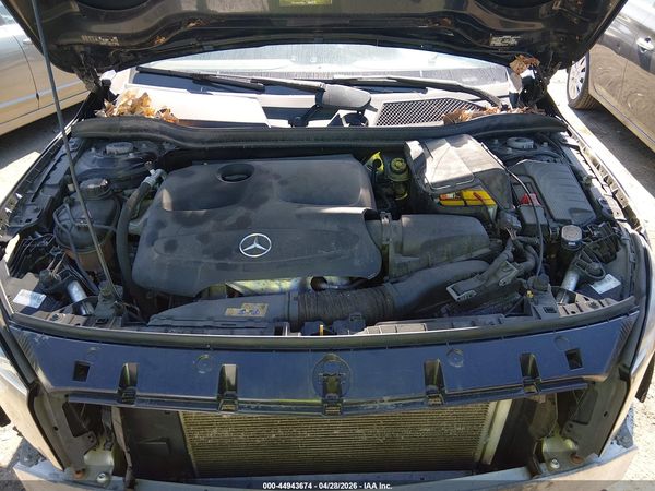 2016 MERCEDES-BENZ GLA 250 4MATIC — I10