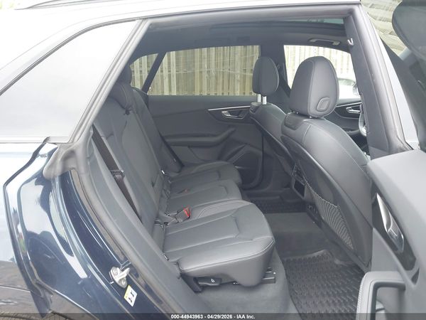 2025 AUDI Q8