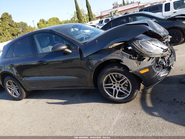 2017 PORSCHE MACAN