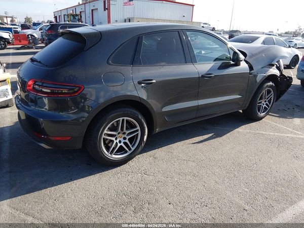 2017 PORSCHE MACAN