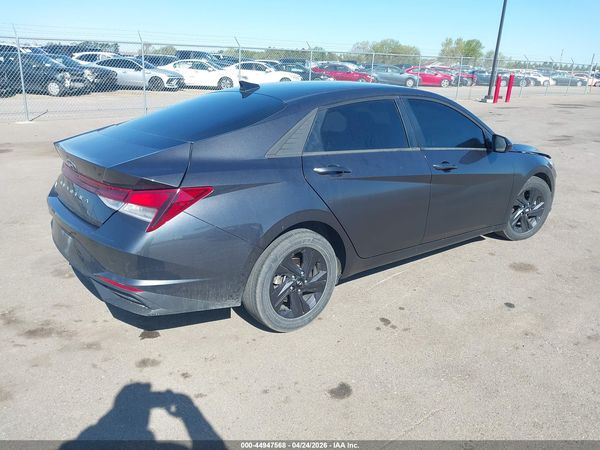 2022 HYUNDAI ELANTRA SEL