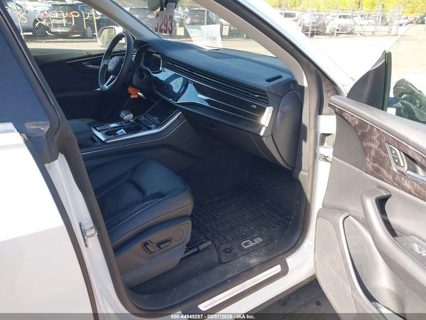 2023 AUDI Q8