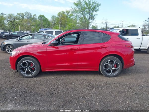 2022 ALFA ROMEO STELVIO VELOCE TI AWD