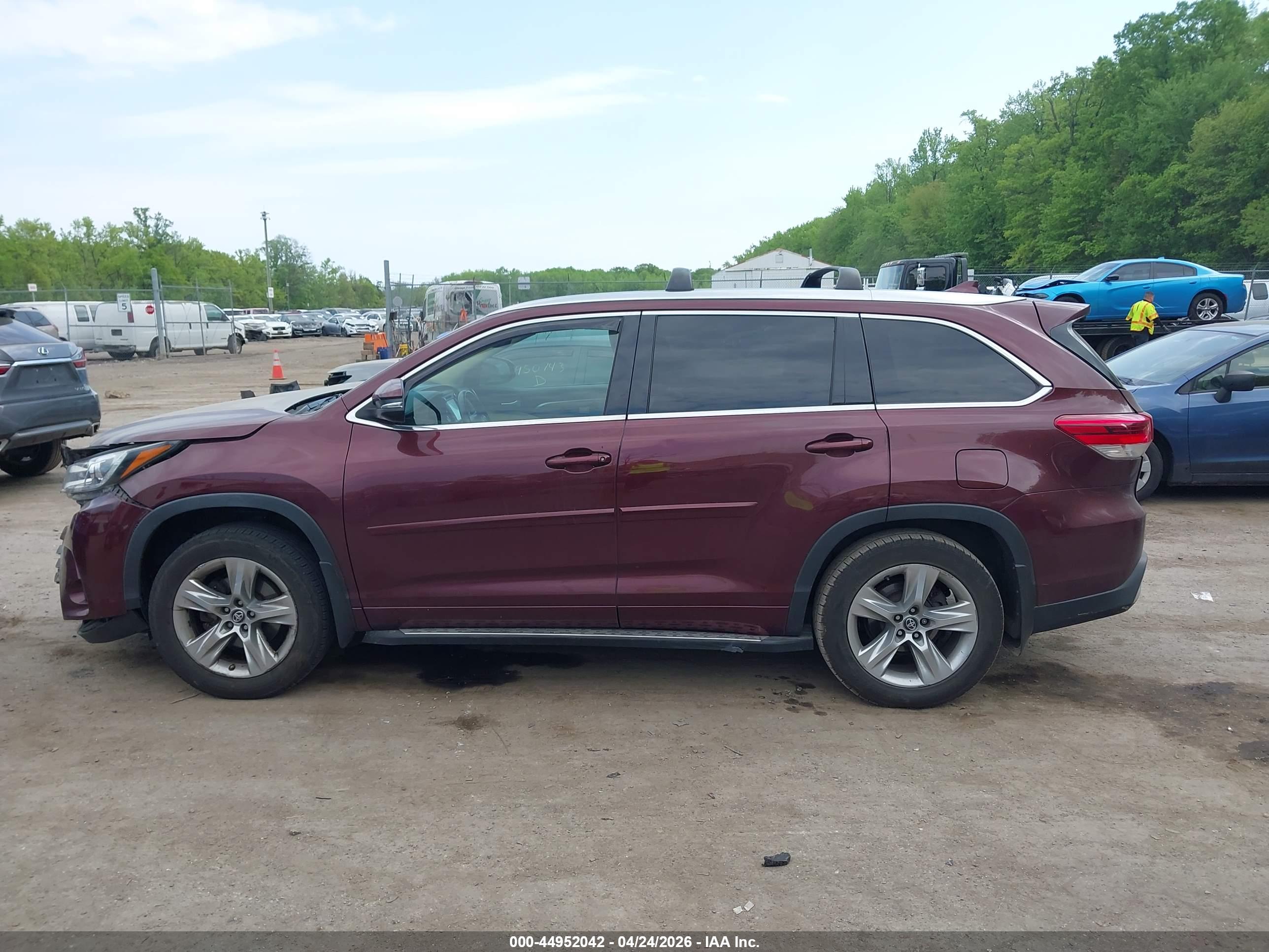 2019 TOYOTA HIGHLANDER LIMITED