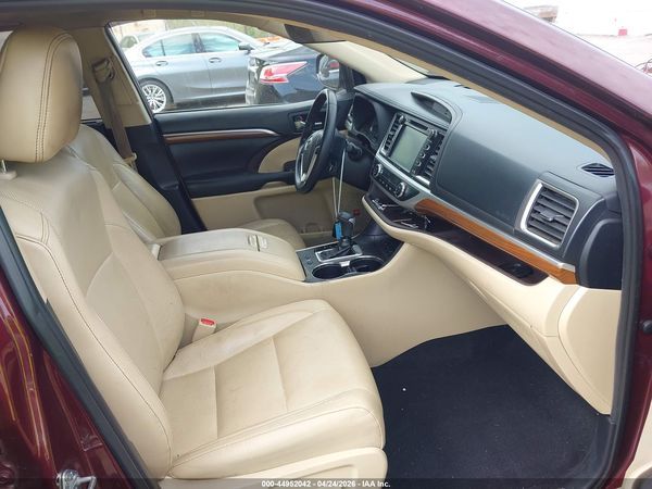 2019 TOYOTA HIGHLANDER LIMITED