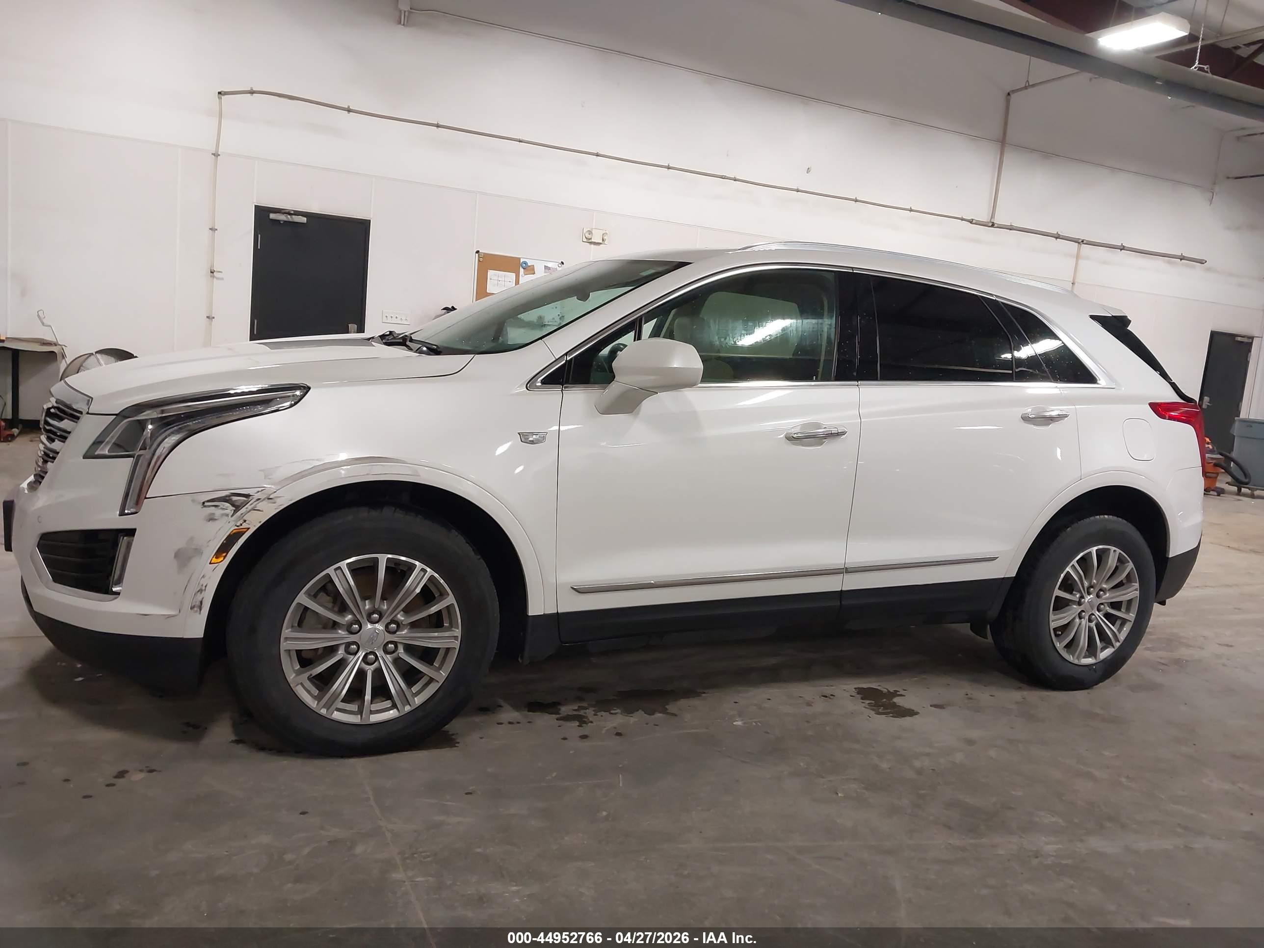 2017 CADILLAC XT5 LUXURY