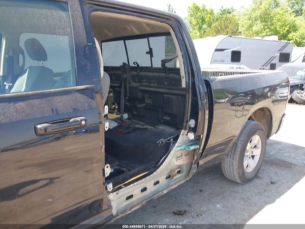2019 RAM 1500 CLASSIC SLT  4X2 6'4 BOX