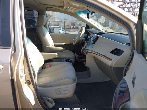 2012 TOYOTA SIENNA XLE V6 8 PASSENGER — I5