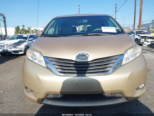 2012 TOYOTA SIENNA XLE V6 8 PASSENGER — I115