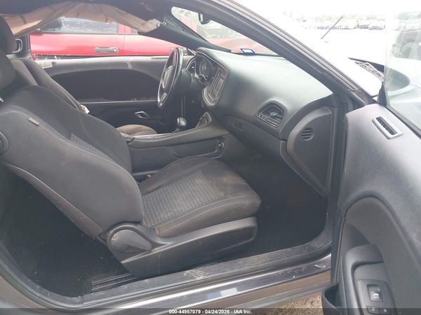 2016 DODGE CHALLENGER SXT